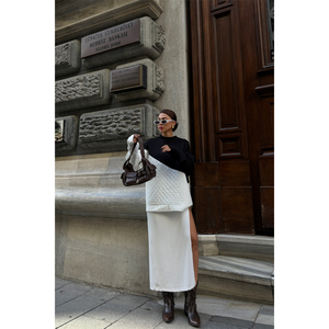 Sweat-shirt et sweat à capuche noirs pour femmes, de qualité supérieure, confortables et élégants - Product Image 1