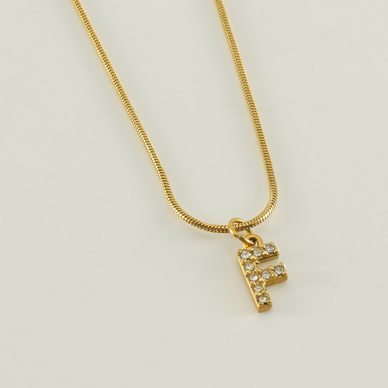 The letter F (including the chain)