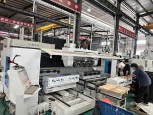 Machine de fraisage verticale à 8 têtes, 5 axes, multi-têtes, refroidie par eau, <span class=keywords><strong>CNC</strong></span>, pour la fabrication de pièces de meubles en bois - Product Image 5