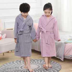 Bata <span class=keywords><strong>de</strong></span> Baño <span class=keywords><strong>de</strong></span> Algodón Puro para <span class=keywords><strong>Hotel</strong></span>, Material <span class=keywords><strong>de</strong></span> Toalla Gruesa para Otoño/Invierno, Camisón Largo con Capucha para Niños y Adultos (Padre-Hijo), Unisex - Product Image 4