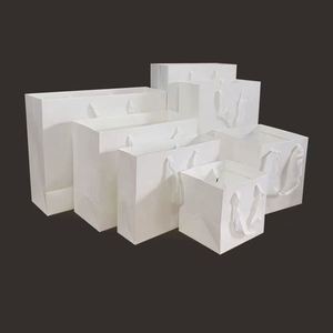 Bolsas de Papel Rígidas de Cartón para Compras, Ropa, Pasteles, Boutique, Regalos, con Asa de Cinta de Seda - Product Image 3