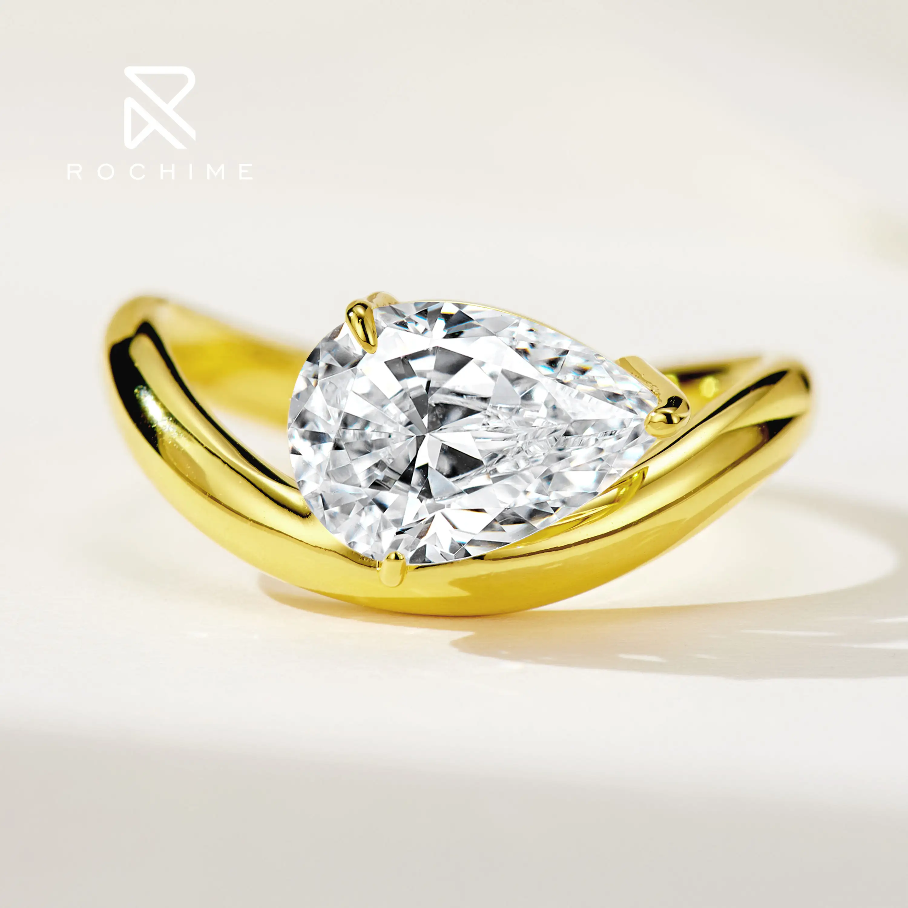 महिलाओं के लिए रोचिम इन्स सॉलिटेयर हीरे की अंगूठी 925 स्टर्लिंग सिल्वर 18k सोना मढ़वाया नाजुक आभूषण