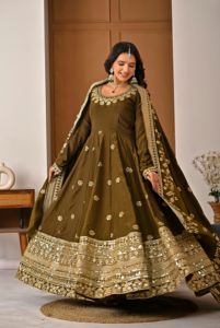 Robe Anarkali en soie vert olive pour femme avec broderie dorée, longueur ras du sol, style pakistanais, coupe ample, robe de mariage traditionnelle - Product Image 2