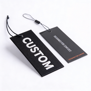 ป้ายแขวนเสื้อผ้าหรูหราแบบกำหนดเอง พิมพ์ชื่อ โลโก้ ป้ายพลาสติกพร้อมเชือก ป้ายกระดาษสำหรับเสื้อผ้า โลโก้ของตัวเอง - Product Image 3