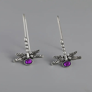 Orecchini Pendenti a Forma di Libellula, Design Minimalista ed Elegante, Gioielli da Donna per Uso Quotidiano - Product Image 4