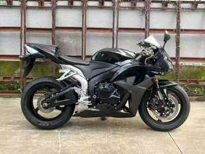 Moto sportive Honda CBR600, maniabilité précise prête pour la piste et l'héritage de la course <span class=keywords><strong>CBR</strong></span> - Product Image 5