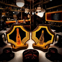 Support de bouteille en acrylique lumineux personnalisé, support LED géométrique pour spiritueux haut de gamme, comptoir de bar à vin et présentation de marque