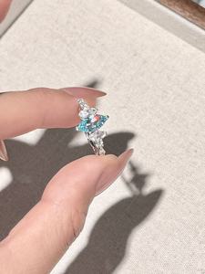 Anillo de Plata 925 con Baño de Oro de 18K y Piedras Preciosas Azules Cultivadas en Laboratorio, Certificado NGTC, para Regalo de Aniversario, Boda o Uso Diario, de UM Jewelry - Product Image 2