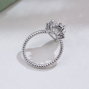 แหวนหมั้นทองคำ 18k รุ่น MSR-1953 ประดับเพชรแล็บโกรนทรงลูกแพร์ 2 กะรัต ระดับ E VVS2 มีสินค้าในสต็อก - Product Image 3