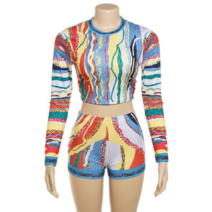 T-shirt Crop a manica lunga con stampa colorata a pannelli + Shorts Slim <span class=keywords><strong>Set</strong></span> 2 pezzi da donna <span class=keywords><strong>coordinati</strong></span> autunno - Product Image 4