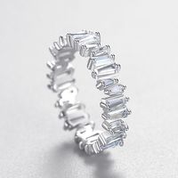 Anillo de Plata de Ley 925 con Circonita Cúbica en Forma de Baguette de Geometría Irregular Brillante de Moda