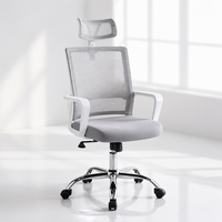 Chaise de bureau ergonomique pivotante en maille avec appui-tête réglable et base pivotante chromée, vente en gros