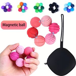 Balle sensorielle magnétique en silicone, silencieuse et texturée, pour l'ADHD - Product Image 4