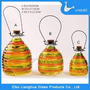 Piège à abeilles en <span class=keywords><strong>verre</strong></span> suspendu rond, nouveau design 2024, fabricant en gros, bouchon en liège, piège à guêpes en <span class=keywords><strong>verre</strong></span> suspendu - Product Image 2