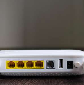 Router XPON ZC-520 en Oferta, 1GE+ 3FE+ VOIP+ 1USB+2.4GWIFI, Precio al por Mayor - Product Image 3