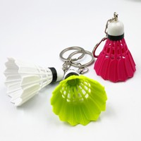 Llavero de PVC 3D con diseño de pelota de bádminton, colgante para bolso, regalo promocional para amigos de la escuela