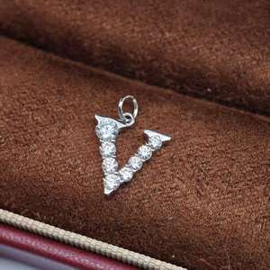 จี้ตัวอักษรเงินแท้ 925 รุ่นคลาสสิกจาก UM Jewelry สำหรับผู้หญิง เด็ก ของขวัญวันครบรอบ วันแต่งงาน และโอกาสพิเศษต่างๆ - Product Image 3