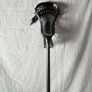Palo de Lacrosse Completo ACEKING para Hombre con Cabeza Encordada y Ejes y Extremos Ligeros de SC-TI - Product Image 2