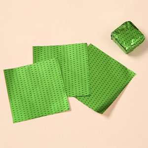 Rollo de Papel de Aluminio Suave de Grado Alimenticio DASEN, Recubierto con Aleación 8011, Modelo LV001, Espesor de 0.02-0.03 mm, Ancho de 300-800 mm - Product Image 1