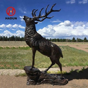 Sculpture d'animal grandeur nature en bronze, statue de cerf pour jardin - Product Image 2