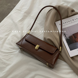 2024 nuevo bolso de mano de nicho francés de moda para mujer, bolso Retro para axilas, bolso de hombro de estilo antiguo medio de poliéster con correa única - Product Image 2
