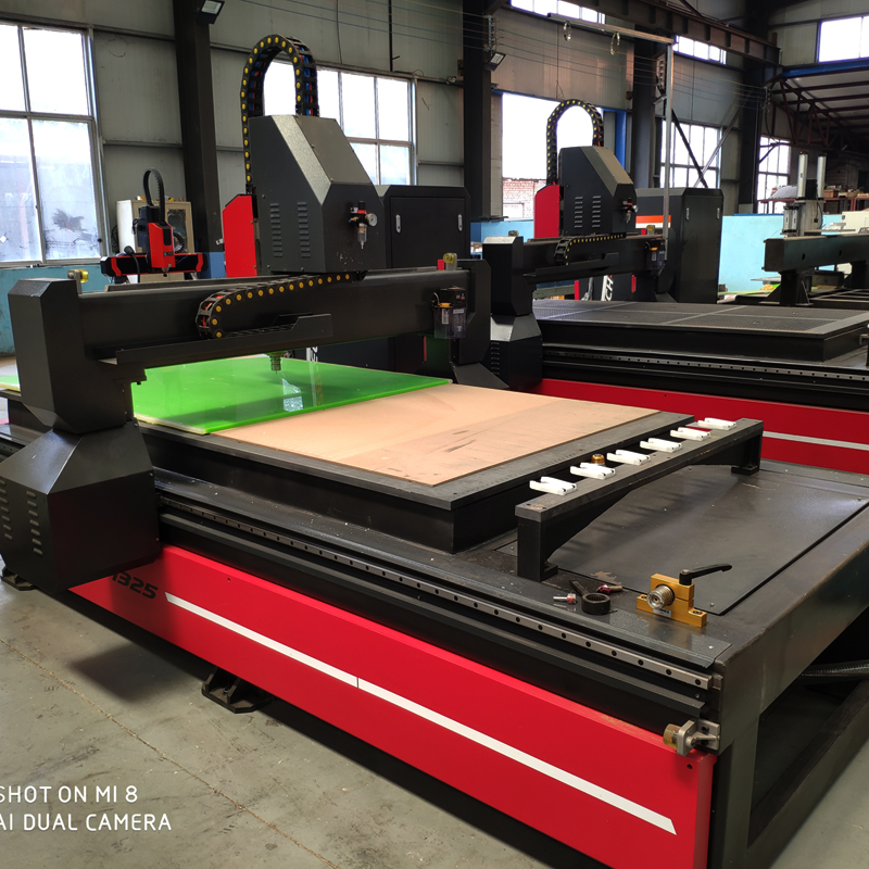 XJ 1325 High Precision Mini Advertisement Cnc Engraving Machine For Advertising Industry