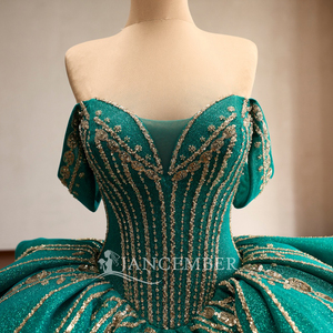 ชุดราตรีสีเขียวมรกตสำหรับงาน Quinceanera รุ่น Rsm261094 ทรงคอร์เซ็ทประดับด้วยลายปักสีทอง กระโปรงทรง Pannier พร้อมชายกระโปรงสั้น เหมาะสำหรับงานปาร์ตี้ ดีไซน์ Sweetheart - Product Image 6