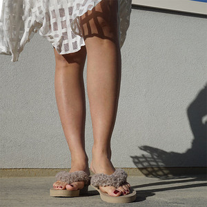 Ciabatte infradito piatte Teddy Shearling - Product Image 4