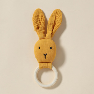 Poupée serviette douce et écologique pour bébé, marionnette à main en gaze de coton avec pendentif cloche en bois <span class=keywords><strong>comestible</strong></span> pour nouveau-né - Product Image 6