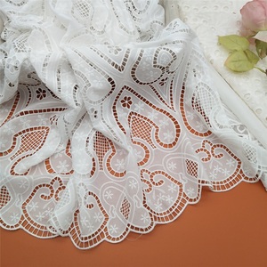 Elegante Vestido de Tul con Lentejuelas para Niña, Vestido de Boda para Niños, Corte Láser, Tela de Encaje 100% Poliéster Sostenible 58/60" - Product Image 1