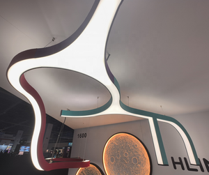 Plafonnier LED RGB Commercial <span class=keywords><strong>Aquarius</strong></span> Créatif Ovale Petit Aluminium DMX512 Gradation Télécommande Installation 3D - Product Image 5