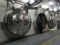 Automatische Vriesdroger Tunnel Gedroogd Vlees Voedsel Maken Machines Vacuüm Vriesdroogmachine Voor Dierenvoeding En Fruit Fabriek Gebruik