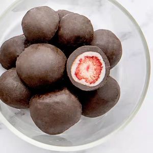 <span class=keywords><strong>Chocolate</strong></span> con Fruta de Fresa Sólida Entera de <span class=keywords><strong>Tony</strong></span>, Chocolates Rellenos de Fresa Liofilizada, Almacenamiento a Temperatura Ambiente, 240 Días de Duración - Product Image 1
