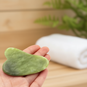 Tabla de Guasha de Jade Myrva, Herramienta de Masaje Facial Suave, Hecho en China - Product Image 2