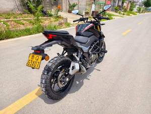 Haojue1 DR300 Moto Naked 300cc avec fourche avant dorée, moto sportive pour les trajets quotidiens, pour l'Allemagne et l'Europe - Product Image 6