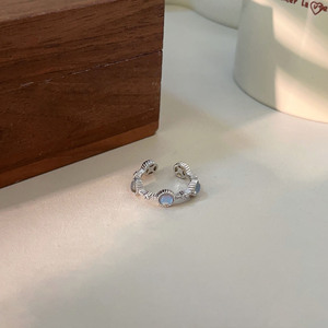 Anillo de Plata de Ley S925 Yinruitai con Piedra Lunar para Mujer, Diseño Geométrico Abierto para el Dedo Índice, Joyería para Uso Diario - Product Image 2