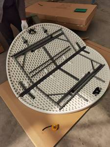 Mesa Plegable Redonda Portátil de Plástico Resistente de <span class=keywords><strong>60</strong></span> Pulgadas (152 cm) para Exteriores, Color Blanco, para Eventos y Fiestas - Product Image 4