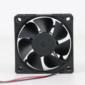 Ventilateur axial de refroidissement SUNON MF60251VX-1000C-A99 électrique 60x60x25mm 12VDC 130mA 1.56W 5200RPM 27.0CFM à roulement à billes pour armoire et onduleur - Product Image 3