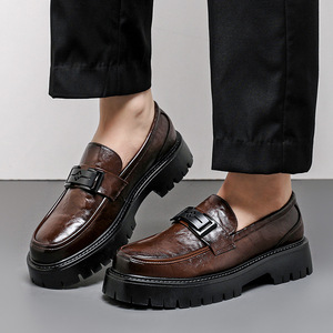 Fabrication de chaussures décontractées sur mesure pour hommes, baskets en cuir véritable avec empiècements en daim, baskets de skateboard personnalisées - Product Image 5