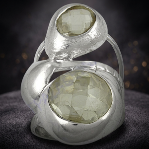 Anillo de Plata con Gemas de Cristal de Estilo Único y Moderno de Art Palace - Product Image 1