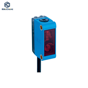 Sensor de Reflexión Difusa Industrial GTE6-P1212 con Diseño Cuadrado Compacto para Detección en Líneas de Producción Automatizadas - Product Image 1