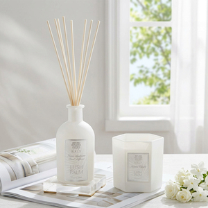 Aikun Low MOQ Custom 150ml Frosted Glass Bottle Wooden Cap Sticker Label Box Reed Diffuser <b>Candle</b> Set For Ecommerce Sellers - Product Image 2