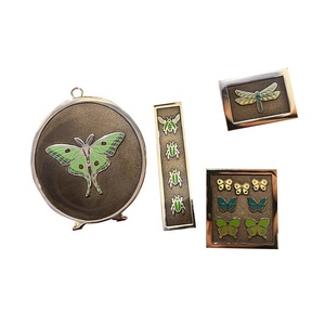 Hình Dạng Năm Cánh Huy Hiệu Thiết Kế Phổ Biến Pins Mềm Men Phù Hiệu Bán Buôn Tùy Chỉnh Handmade Pins - Product Image 3