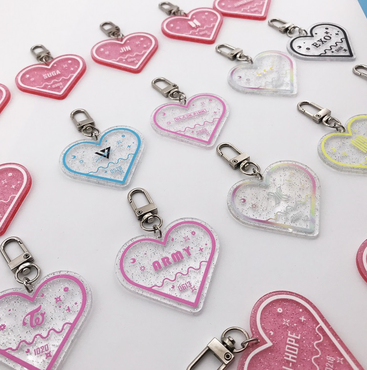 Изготовленный На Заказ рекламный брелок в форме сердца для комнат, гостиниц, блестящий полупрозрачный брелок, пустые сублимационные Брелоки для ключей