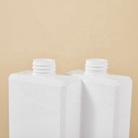 Bouteille vide en plastique HDPE plate carrée de 150 ml et 200 ml pour lotion de douche, shampoing et après-shampoing avec bouchon à clapet