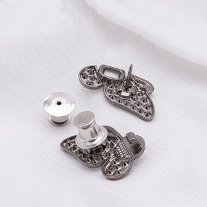 Broche de Mariposa de Perlas <span class=keywords><strong>con</strong></span> Baño Metálico, Cinturón Ajustable de Aleación y Botones Desmontables, Tamaño Ajustable para la Circunferencia de la Cintura - Product Image 6