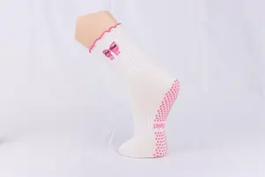 Mulus Logo kustom pegangan kaus kaki trampolin Pilates Non Slip Yoga keriting kaus kaki tabung kompresi kru kaus kaki ruffle