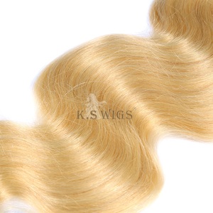 ผมต่อแบบคลิปหนีบ K.SWIGS สีบลอนด์น้ำผึ้ง แบบลอนธรรมชาติ ผมแท้บริสุทธิ์  จัดเรียงเกล็ดผม ทนทาน อ่อนโยน ใช้ซ้ำได้ ดูเป็นธรรมชาติ สุขภาพดี - Product Image 6