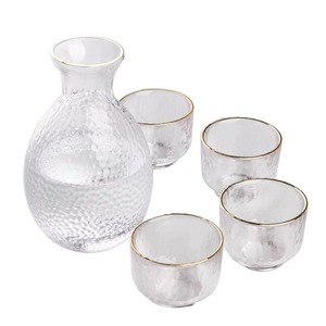 Set di Brocche per Sake Giapponese, Scaldavivande in Vetro per Vino di Riso, Brocca per Sake con Impugnatura Martellata, Scaldavivande per Baijiu con Tazze - Product Image 1