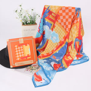 وشاح ساتان نسائي مربع الشكل مطبوع بالحرير بتصميم زهور أنيق من JSMART - Product Image 1